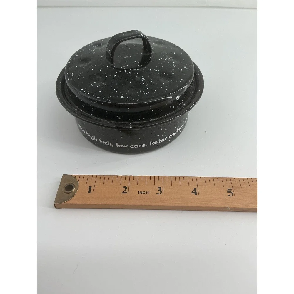 Graniteware II Ceramic on Steel Mini Round Roaster with Lid Black Speckled 4.5in